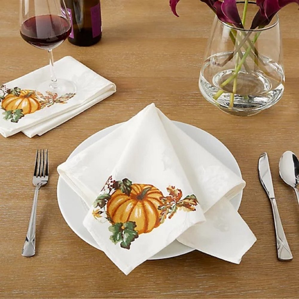 Set of 4 Pumpkin 60% Cotton 40% Polyester Fabric Table Napkins for Autumn decor